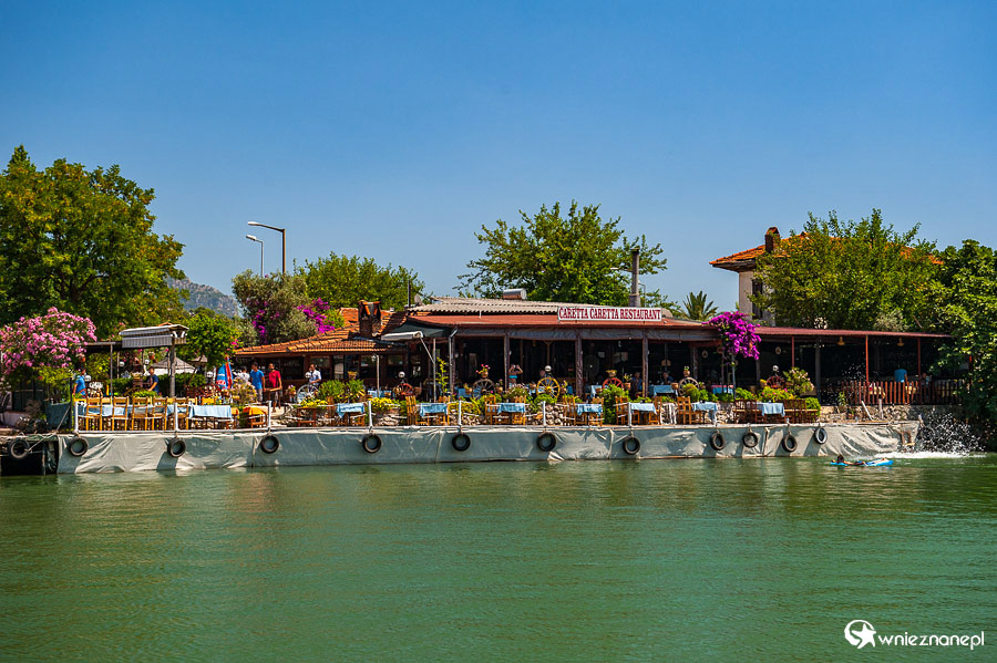 Rejs po rzece Dalyan. - foto: wnieznane.pl