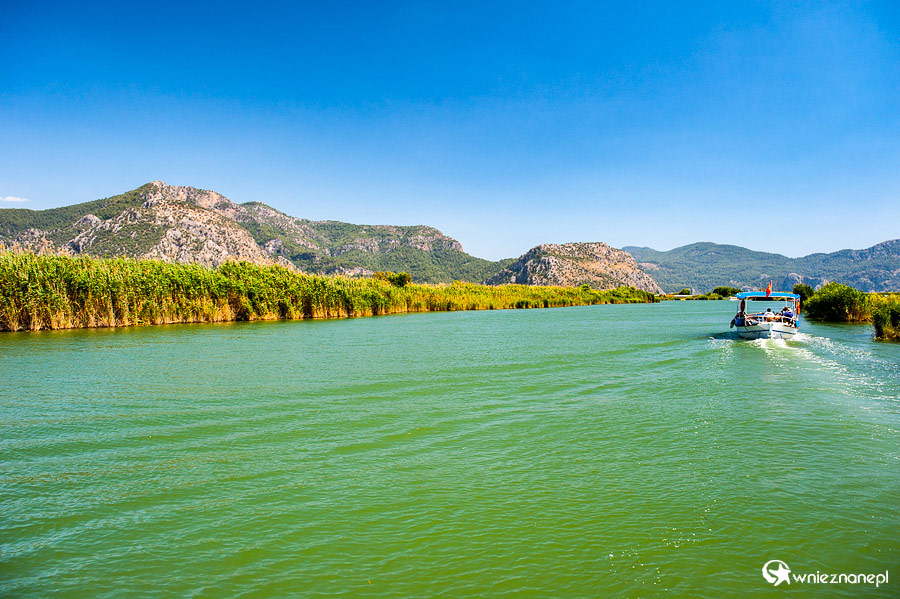 Rejs po rzece Dalyan. - foto: wnieznane.pl