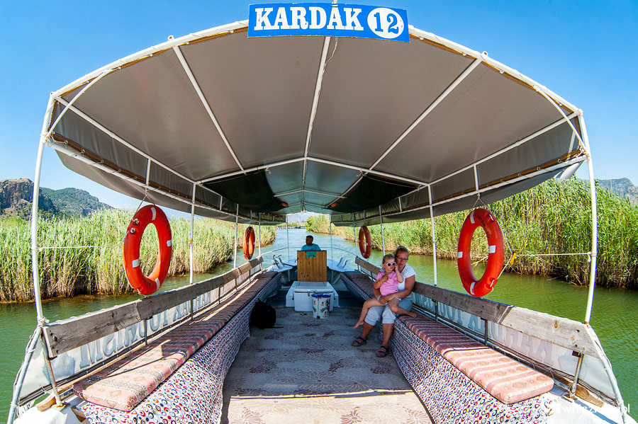 Rejs po rzece Dalyan. - foto: wnieznane.pl