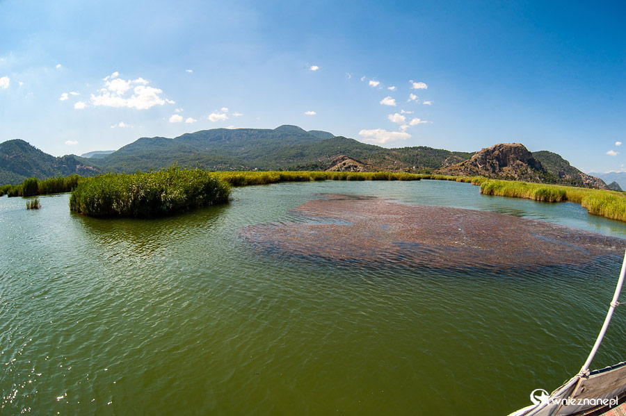 Rejs po rzece Dalyan. - foto: wnieznane.pl