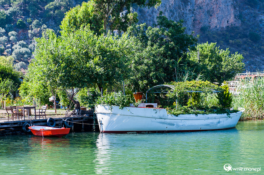 Rejs po rzece Dalyan. - foto: wnieznane.pl