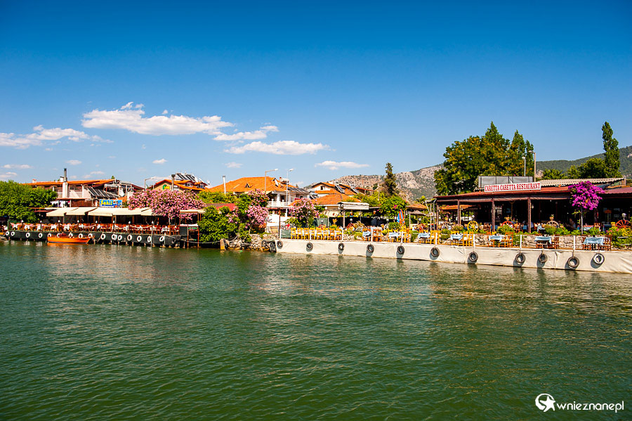 Rejs po rzece Dalyan. - foto: wnieznane.pl