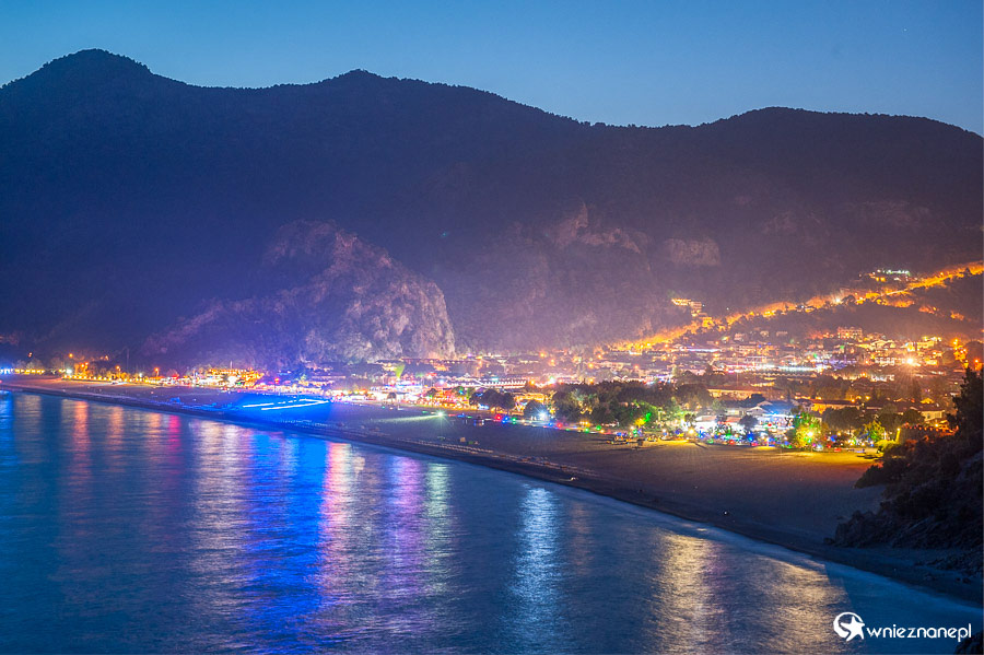 Oludeniz. Miasto nigdy nie zasypia. - foto: wnieznane.pl