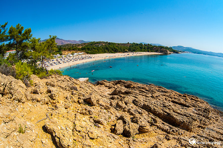Thassos. Szeroka i długa plaża Trypiti. - foto: wnieznane.pl Thassos. Szeroka i długa plaża Trypiti. - foto: wnieznane.pl