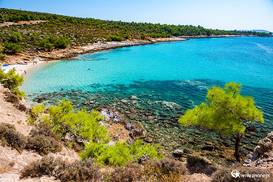 Thassos. Niewielka piaszczysta plaża Notos niedaleko miejscowości Potos. - foto: wnieznane.pl Thassos. Niewielka piaszczysta plaża Notos niedaleko miejscowości Potos. - foto: wnieznane.pl