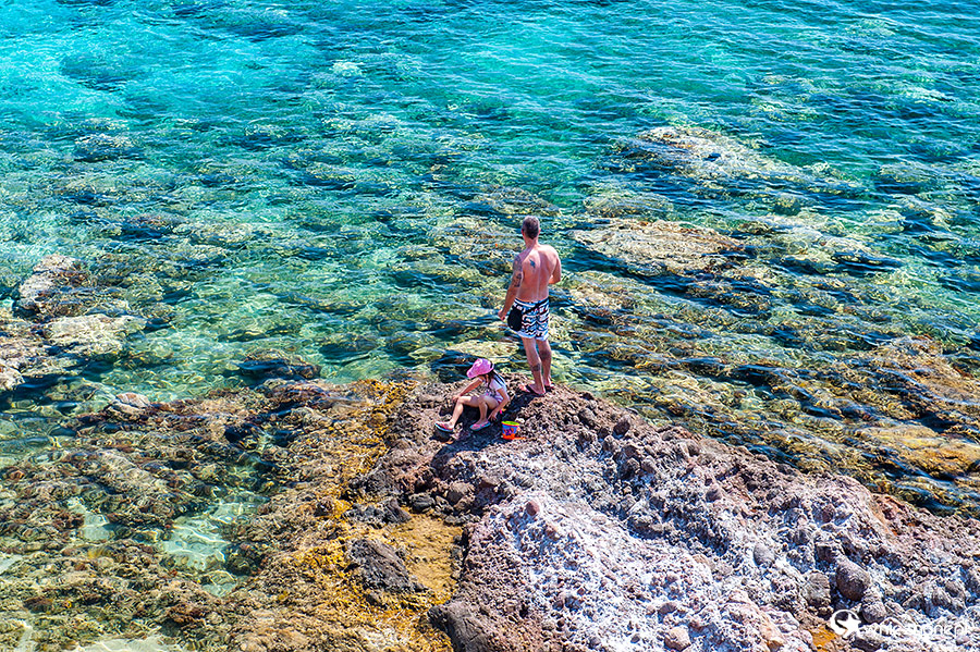 Thassos. Wybrzeże niedaleko Potos i plaży Notos. - foto: wnieznane.pl Thassos. Wybrzeże niedaleko Potos i plaży Notos. - foto: wnieznane.pl