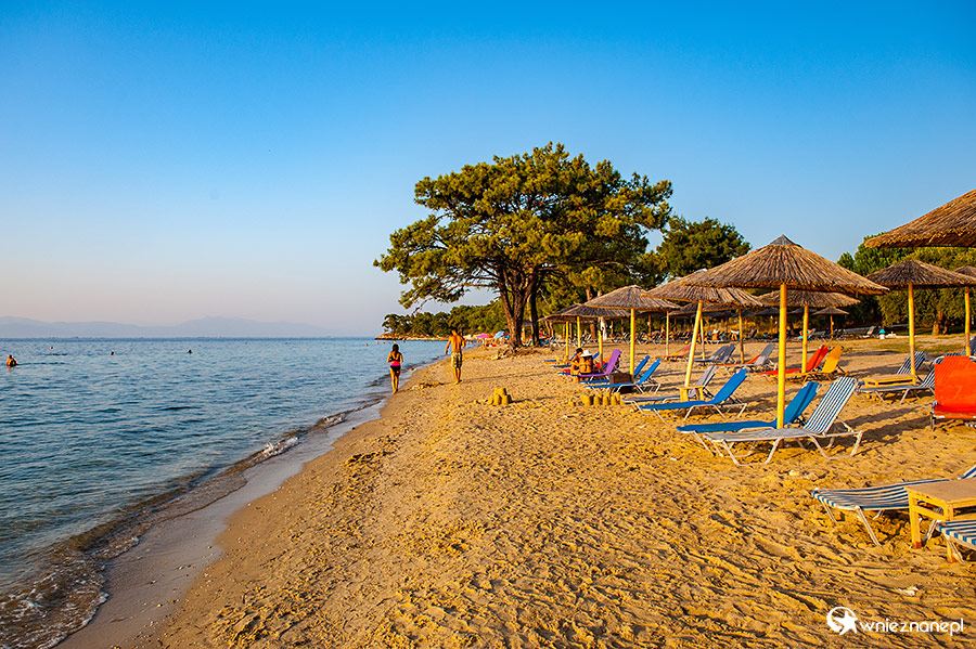 Thassos. Plaża Pachis w zachodniej części wyspy. - foto: wnieznane.pl