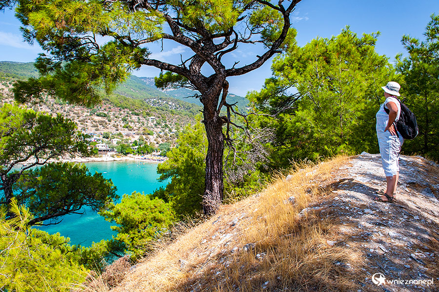 Thassos. Widok na Aliki. - foto: wnieznane.pl