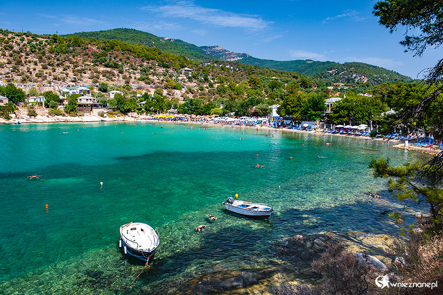 Thassos. Kamienista i wąska plaża w Aliki. - foto: wnieznane.pl Thassos. Kamienista i wąska plaża w Aliki. - foto: wnieznane.pl