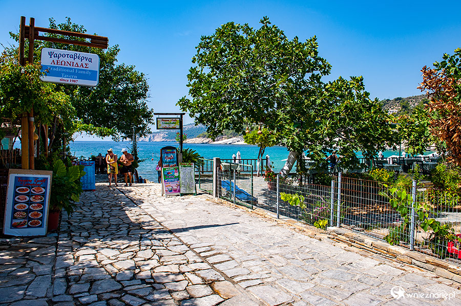 Thassos. Przy plaży w Aliki. - foto: wnieznane.pl