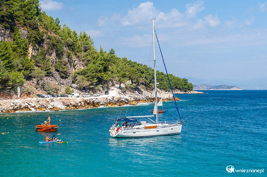 Thassos. Porto Vathi - druga z plaż z drobinkami marmuru zamiast piasku. - foto: wnieznane.pl Thassos. Porto Vathi - druga z plaż z drobinkami marmuru zamiast piasku. - foto: wnieznane.pl