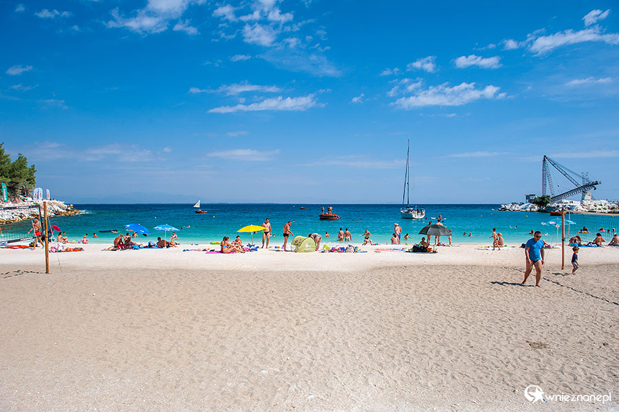 Thassos. Porto Vathi - druga z plaż z drobinkami marmuru zamiast piasku. - foto: wnieznane.pl