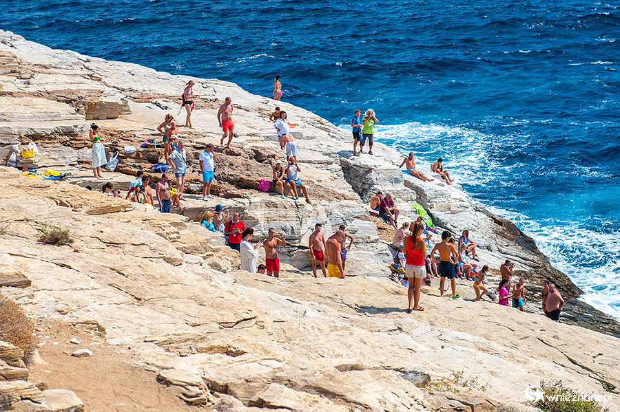 Thassos. Skały otaczające Giolę - naturalny morski basen. - foto: wnieznane.pl