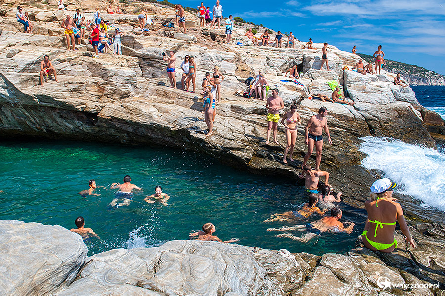 Thassos. Giola - naturalny morski basen. - foto: wnieznane.pl Thassos. Giola - naturalny morski basen. - foto: wnieznane.pl
