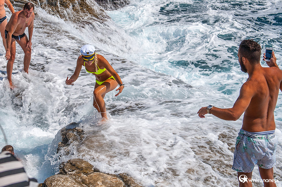 Thassos. Giola - naturalny morski basen. - foto: wnieznane.pl Thassos. Giola - naturalny morski basen. - foto: wnieznane.pl