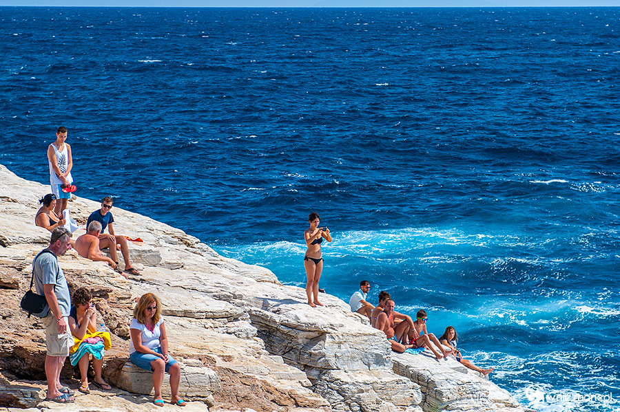 Thassos. Skały otaczające Giolę - naturalny morski basen. - foto: wnieznane.pl