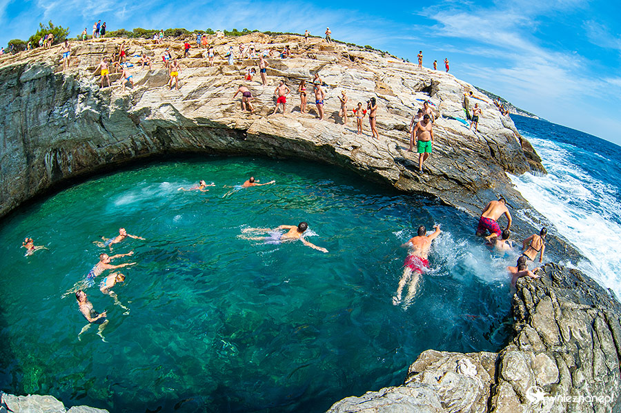 Thassos. Giola - naturalny morski basen. - foto: wnieznane.pl