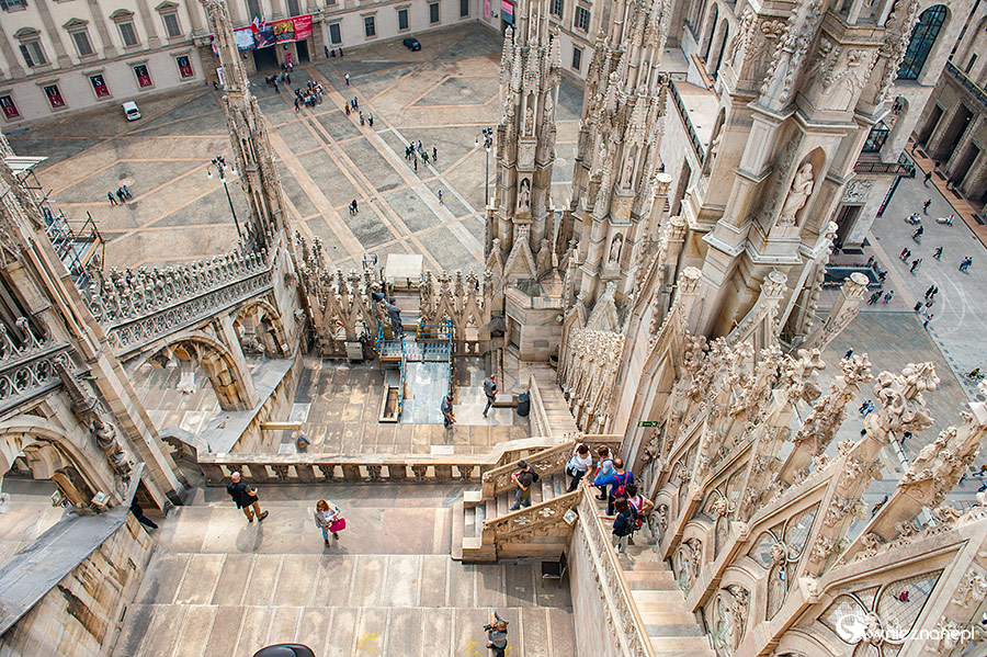 Mediolan. Spacer po dachu katedry. - foto: wnieznane.pl