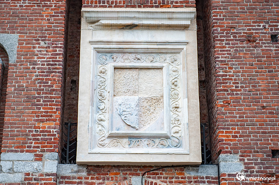 Mediolan. Na terenie Castello Sforzesco. - foto: wnieznane.pl