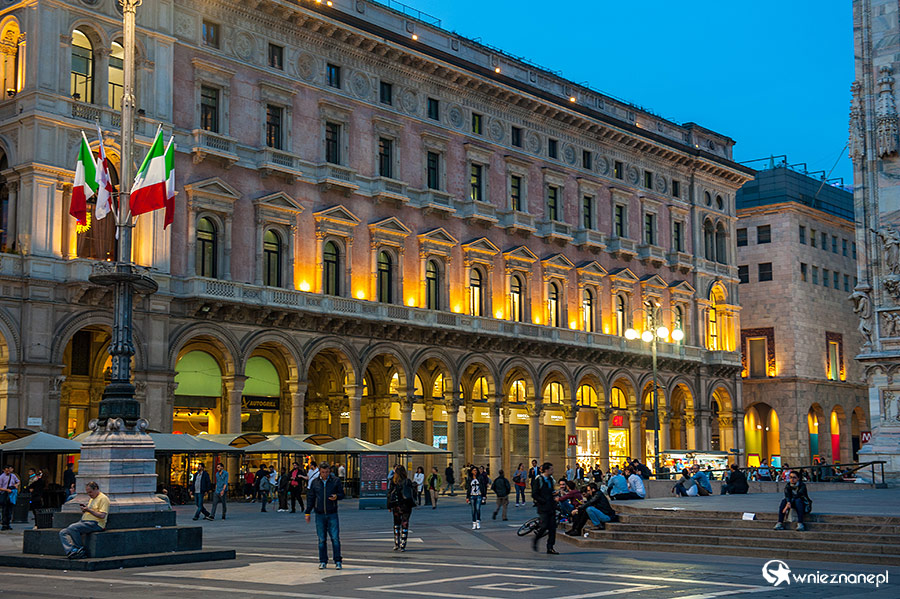Mediolan. Fasada Gallerii Vittorio Emanuele II. - foto: wnieznane.pl