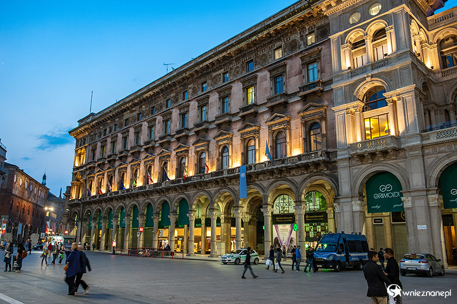 Mediolan. Fasada Gallerii Vittorio Emanuele II. - foto: wnieznane.pl