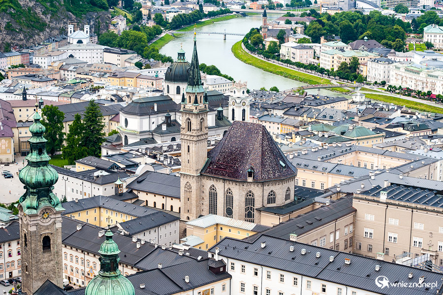 Salzburg. Widok na miasto z twierdzy Hohensalzburg. - foto: wnieznane.pl