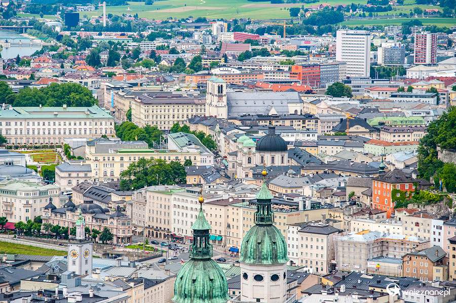 Salzburg. Widok na miasto z twierdzy Hohensalzburg. - foto: wnieznane.pl