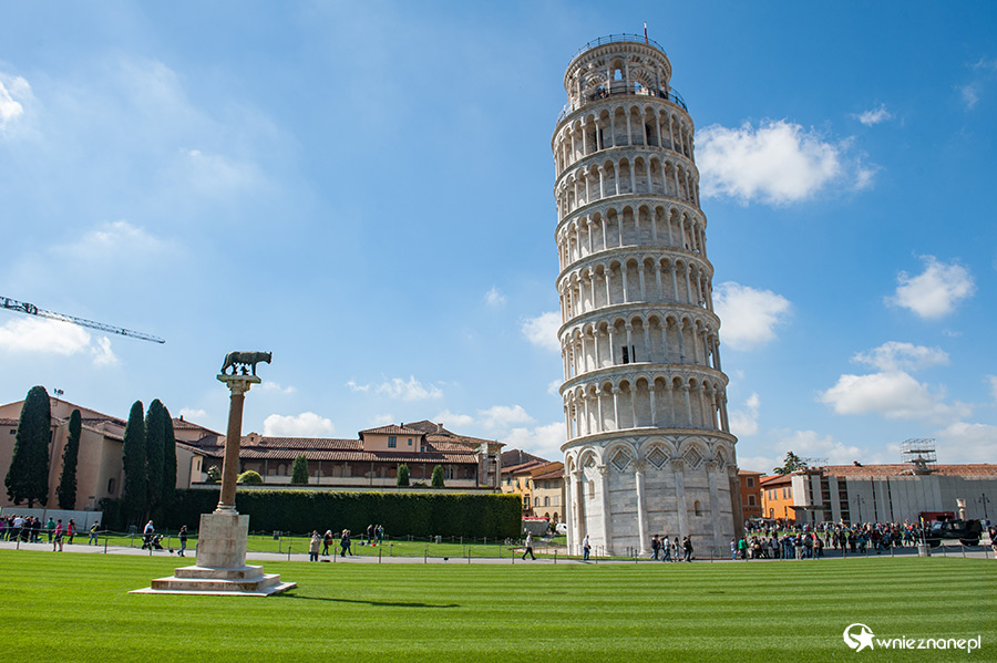 Piza. Krzywa Wieża przy Piazza dei Miracoli. - foto: wnieznane.pl Piza. Krzywa Wieża przy Piazza dei Miracoli. - foto: wnieznane.pl