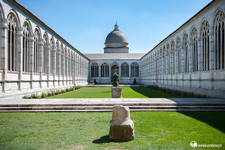Piza. Rozległy cmentarz Camposanto. - foto: wnieznane.pl