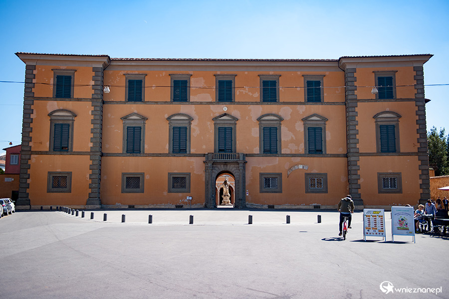 Piza. W centrum miasta. - foto: wnieznane.pl