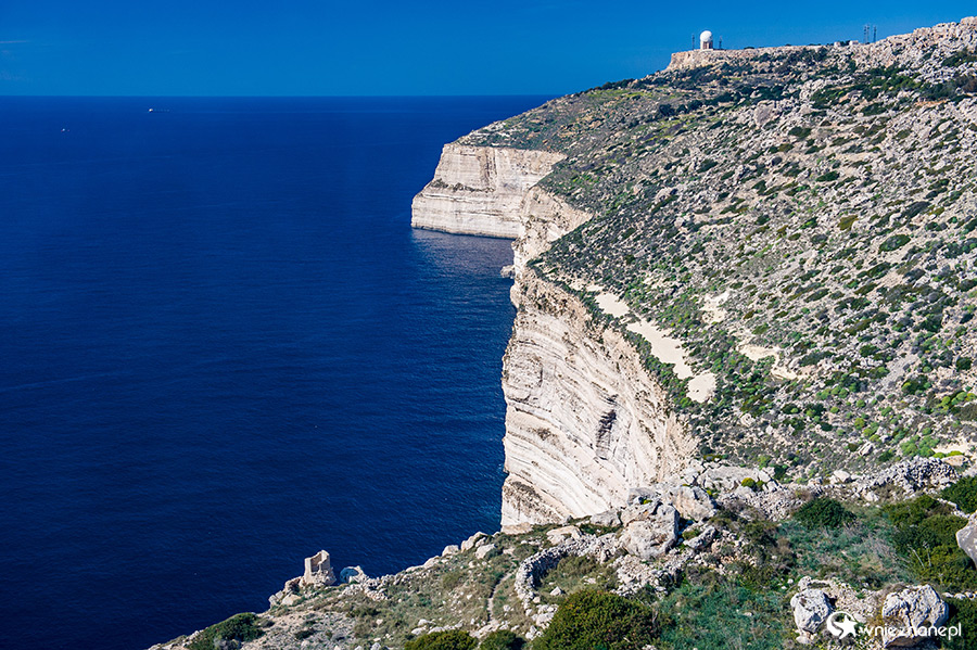 Malta. Pionowe klify Dingli. - foto: wnieznane.pl