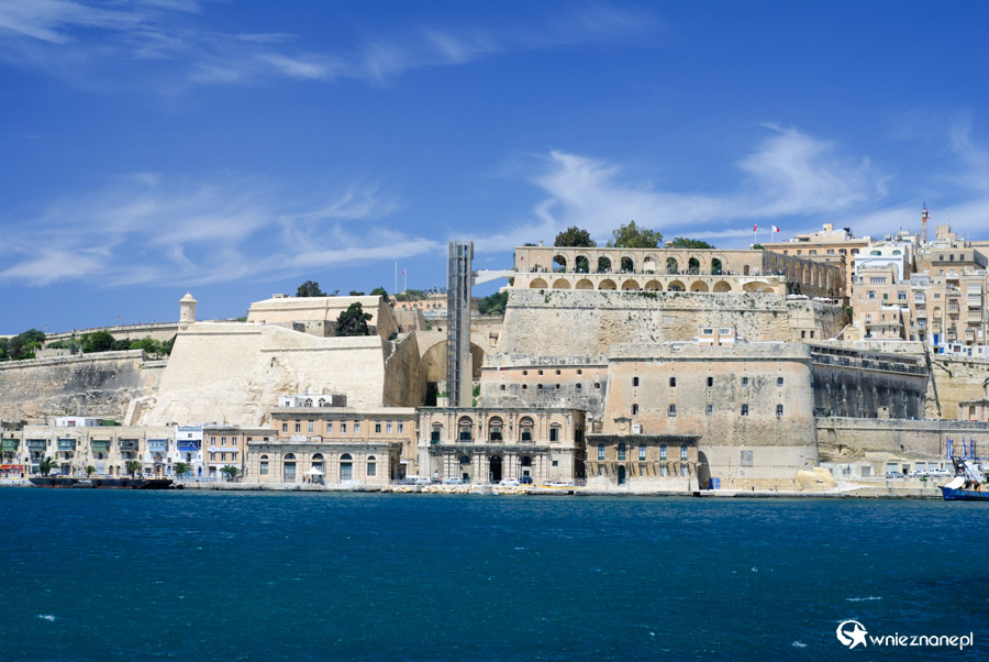 Malta. Birgu. Widok na Vallettę. - foto: wnieznane.pl Malta. Birgu. Widok na Vallettę. - foto: wnieznane.pl