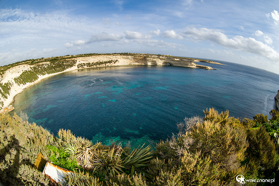 Malta. Klify w okolicy fortu Delimara. - foto: wnieznane.pl Malta. Klify w okolicy fortu Delimara. - foto: wnieznane.pl