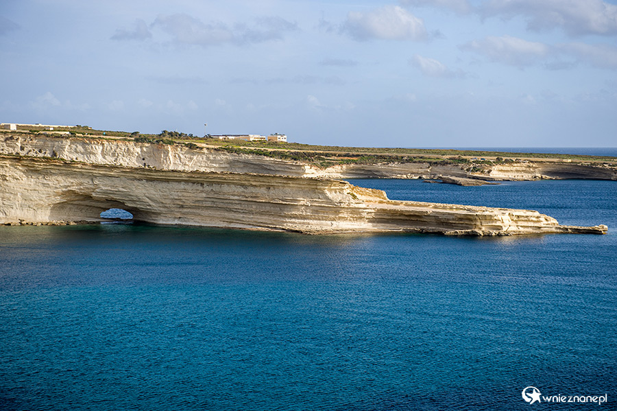 Malta. Klify w okolicy fortu Delimara. - foto: wnieznane.pl