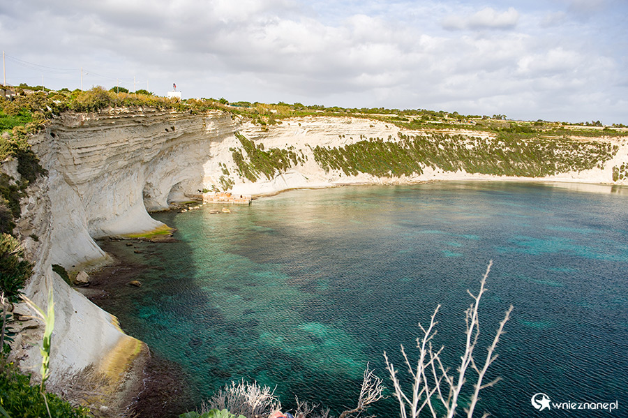 Malta. Klify w okolicy fortu Delimara. - foto: wnieznane.pl
