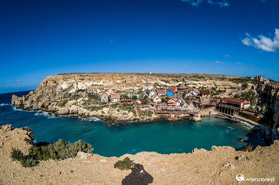 Malta. Widok na filmową wioskę Popeye Village. - foto: wnieznane.pl