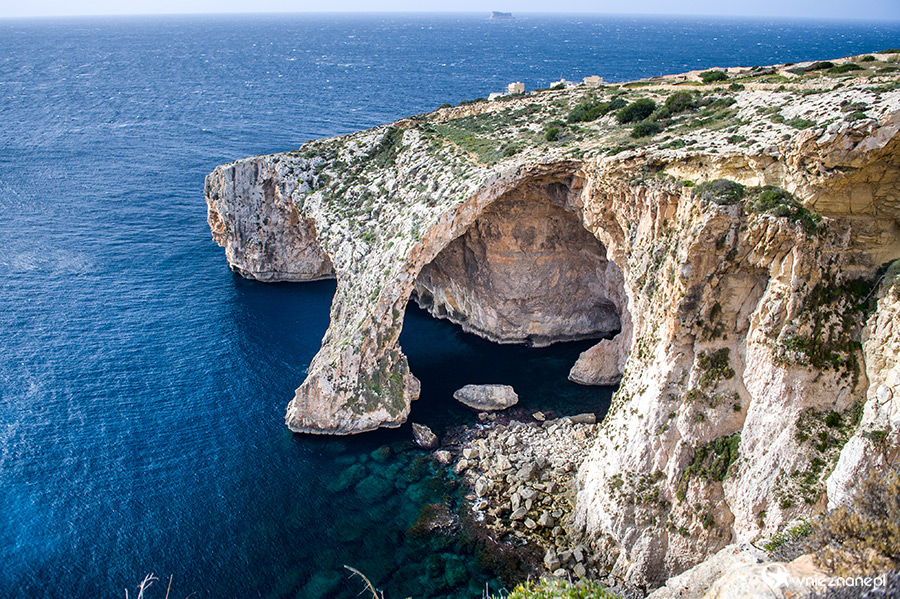Malta. Widok z góry na Blue Grotto. - foto: wnieznane.pl Malta. Widok z góry na Blue Grotto. - foto: wnieznane.pl