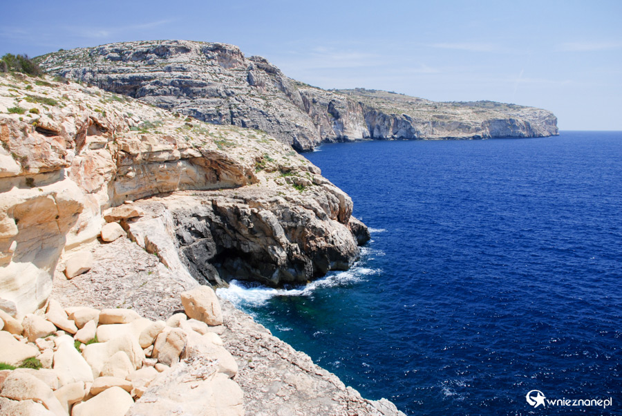 Malta. Klifowe wybrzeże niedaleko Blue Grotto. - foto: wnieznane.pl Malta. Klifowe wybrzeże niedaleko Blue Grotto. - foto: wnieznane.pl