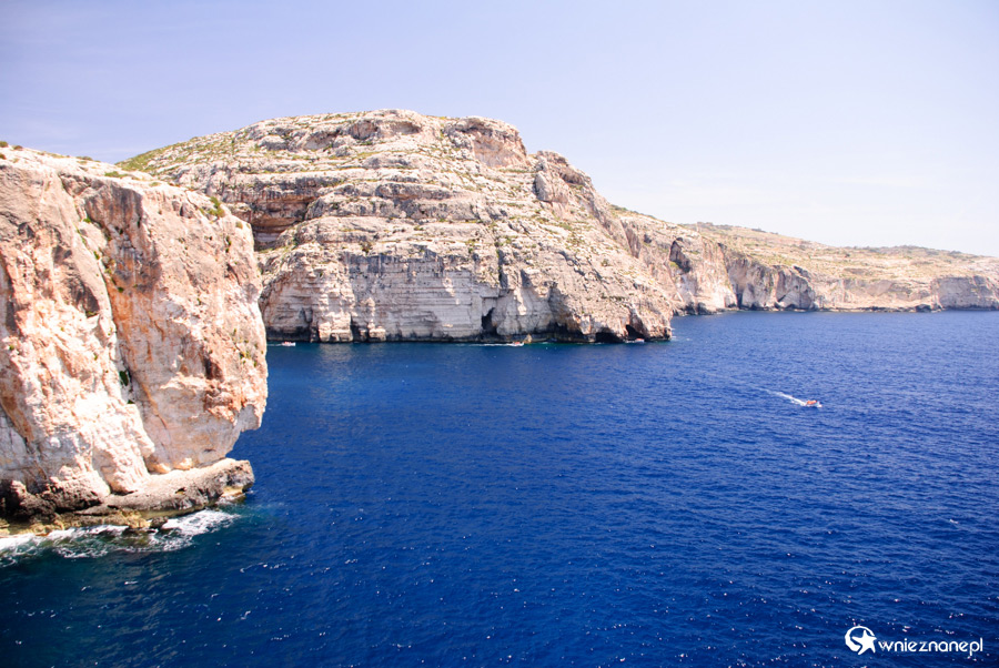 Malta. Klifowe wybrzeże niedaleko Blue Grotto. - foto: wnieznane.pl