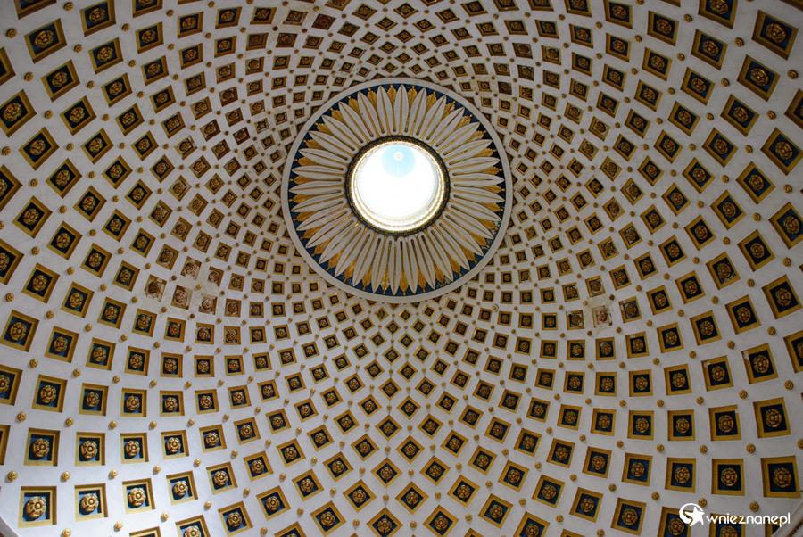 Malta. Mosta. - foto: wnieznane.pl