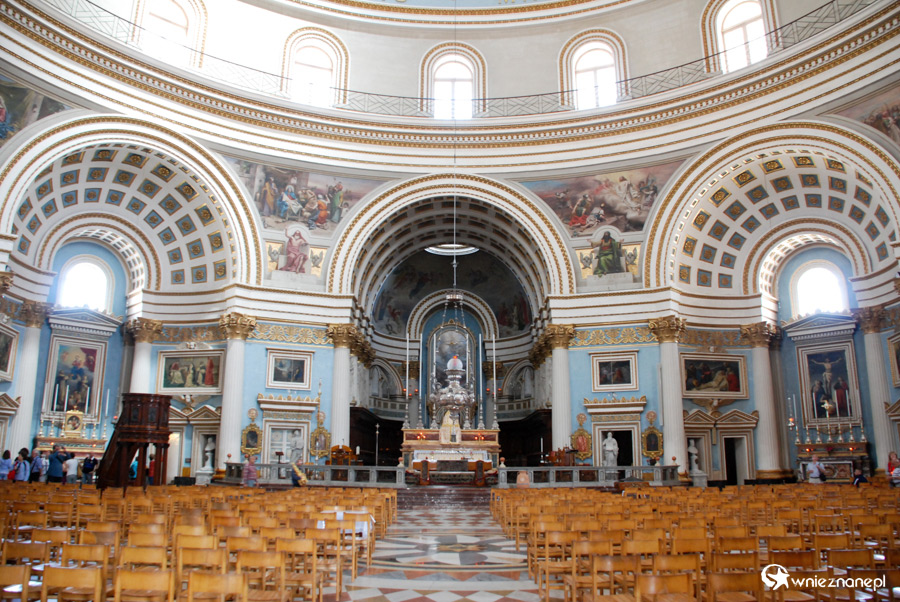 Malta. Mosta. - foto: wnieznane.pl