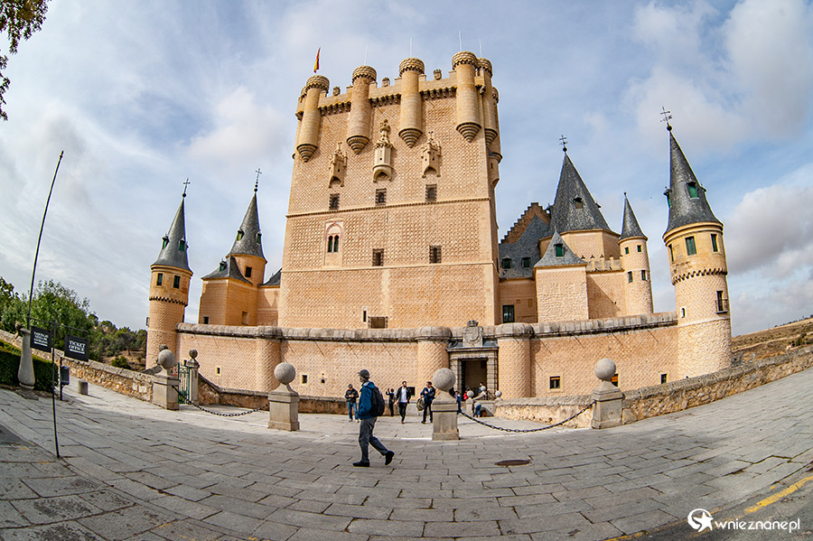 Segowia. Bajkowy Alcazar. - foto: wnieznane.pl