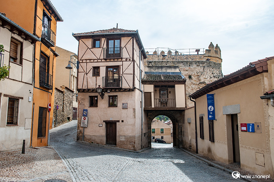 Segowia. Spacer po dzielnicy żydowskiej. - foto: wnieznane.pl Segowia. Spacer po dzielnicy żydowskiej. - foto: wnieznane.pl