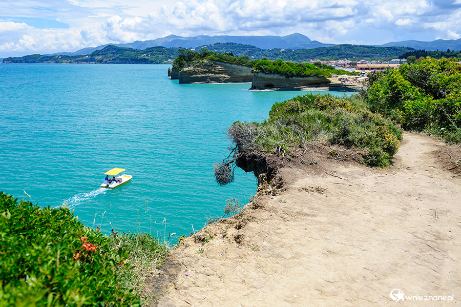 Korfu. Wybrzeże w Sidari. - foto: wnieznane.pl