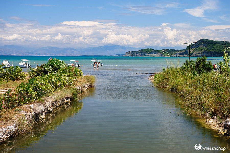 Korfu. Ujście rzeczki w Sidari. - foto: wnieznane.pl