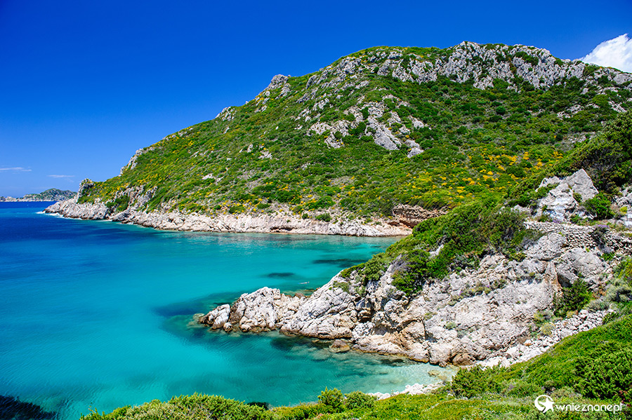 Korfu. Zatoczki niedaleko Afionas. - foto: wnieznane.pl