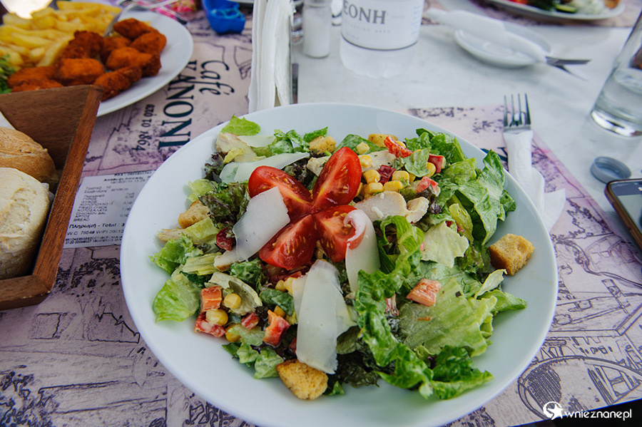 Korfu. Obiad z widokiem na lądujące samoloty. - foto: wnieznane.pl