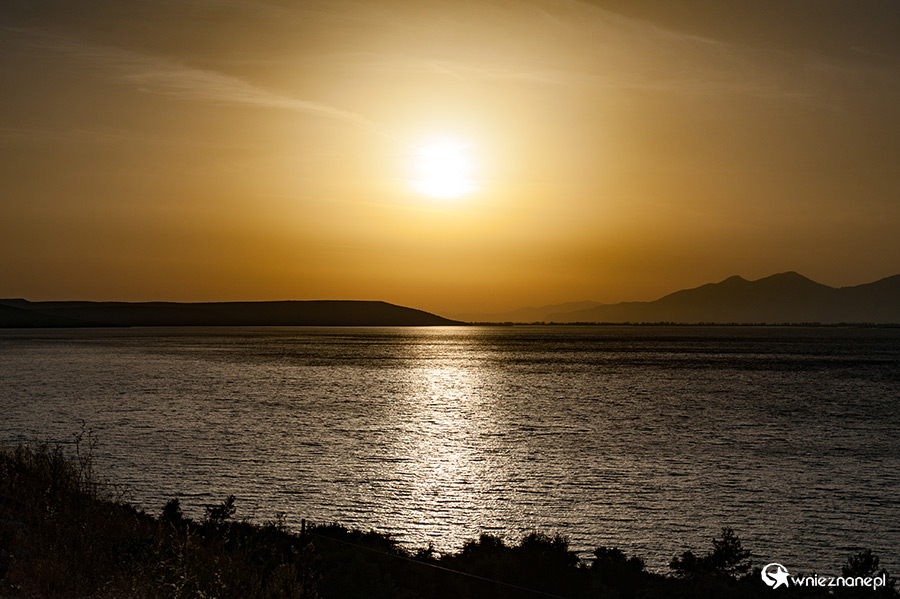 Bodrum. Zachód słońca nad Jeziorem Bafa. - foto: wnieznane.pl