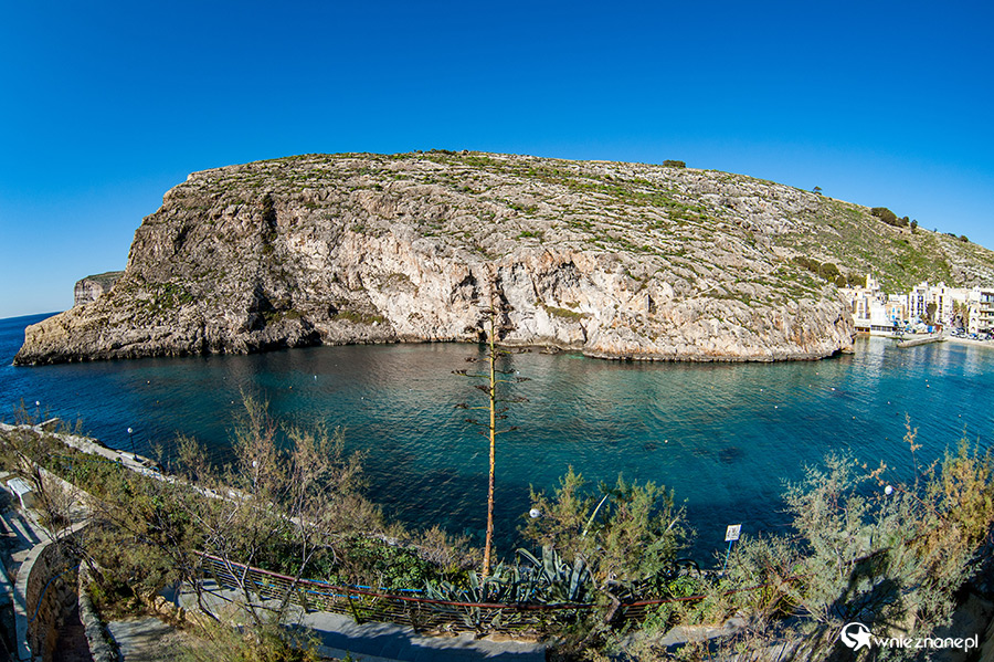 Gozo. Zatoczka w Xlendi. - foto: wnieznane.pl
