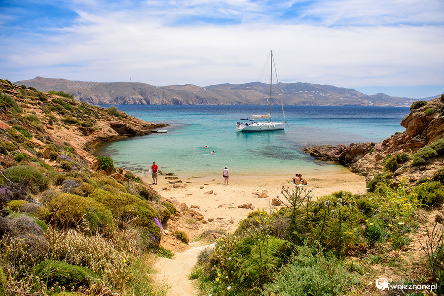 Mykonos. Malutka, ukryta część plaży Agios Sostis. - foto: wnieznane.pl Mykonos. Malutka, ukryta część plaży Agios Sostis. - foto: wnieznane.pl